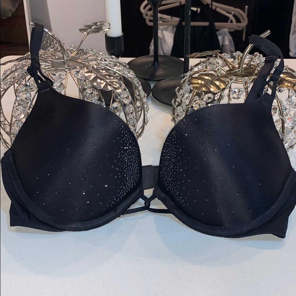 Victoria’s Secret bombshell plunge sequined bra